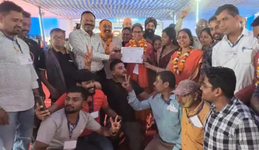 पाकुड़ नगर परिषद अध्यक्ष बनीं शबरी पाल,सेलिना सुल्तान को 2353 मतों से हराया