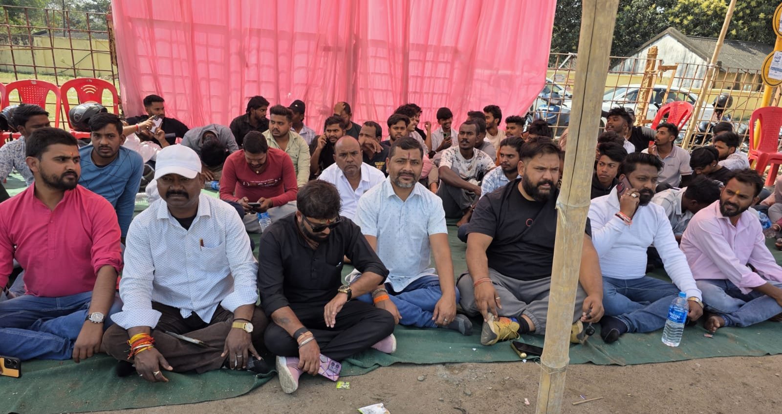 रामगढ़ थाना प्रभारी के खिलाफ हिन्दू एकता मंच ने किया एक दिवसीय धरना प्रदर्शन