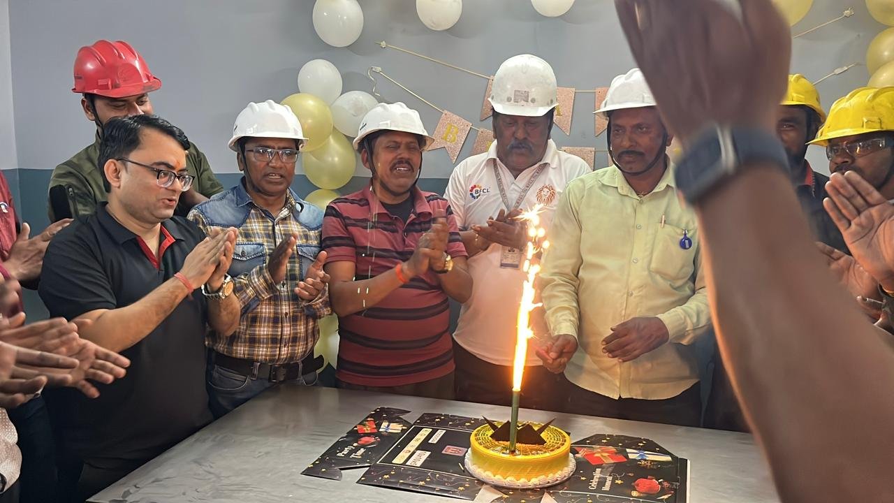 बिहार फाउंड्री एंड कास्टिंग्स लिमिटेड में पीपुल फर्स्ट कल्चर’ के तहत 211 कर्मचारियों का सामूहिक जन्मदिन समारोह आयोजित