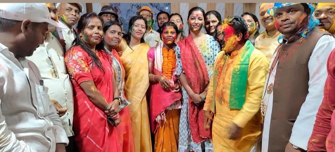 रामगढ़ जिला कांग्रेस द्वारा होली मिलन सह अभिनन्दन समारोह का आयोजन