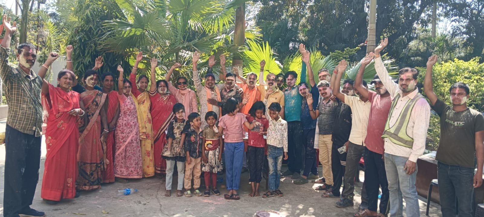 पतरातू और आसपास के क्षेत्रों में धूमधाम से मनाया गया होली