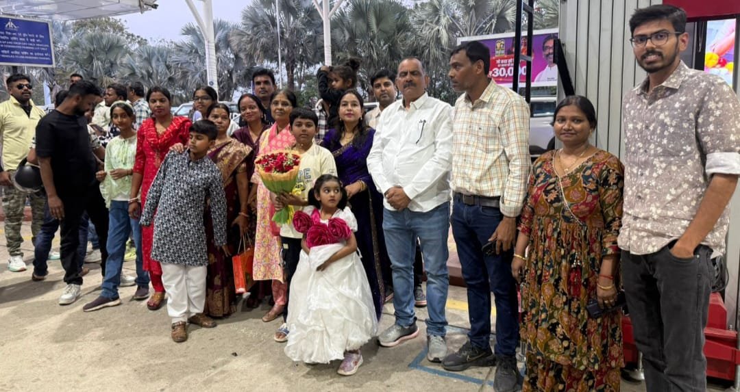 दुबई से लौटे झारखंड के लोग, राज्य-केंद्र सरकार के समन्वय से सकुशल घर पहुंचे: आलोक दूबे