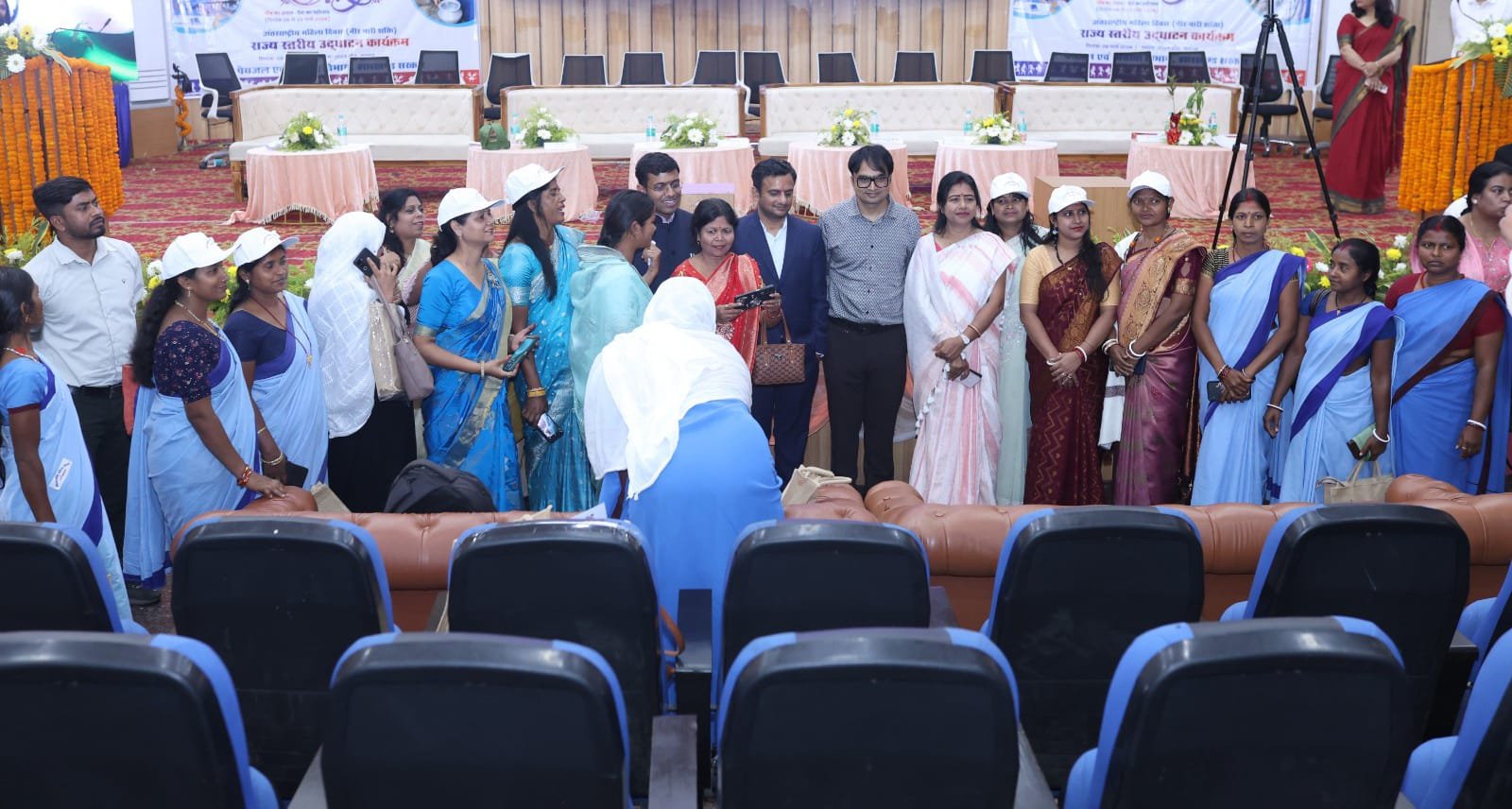 अंतर्राष्ट्रीय महिला दिवस के अवसर पर टाउन हॉल रामगढ़ में जल महोत्सव अभियान का हुआ शुभारंभ