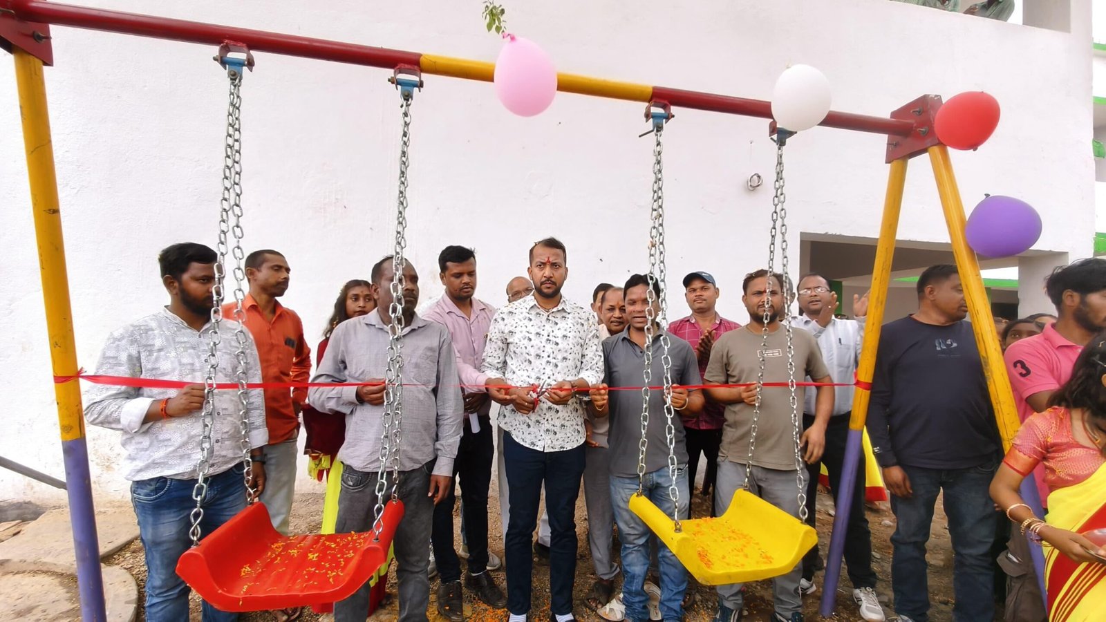 सरकारी विद्यालयों में भी बेहतर सुविधाएं उपलब्ध कराना हमारी प्राथमिकता: राजीव जायसवाल