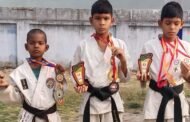 भुरकुंडा में दस वर्षीय तीन कराटेकारों ने ब्लैक बेल्ट की उपाधि प्राप्त की