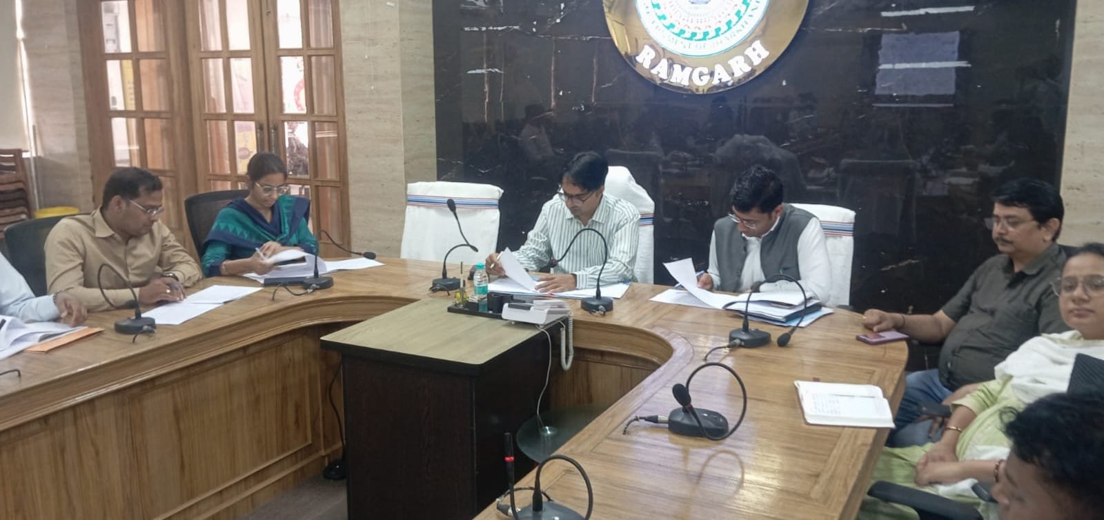 शिक्षा विभाग द्वारा किए जा रहे कार्यों की उपायुक्त ने की समीक्षा