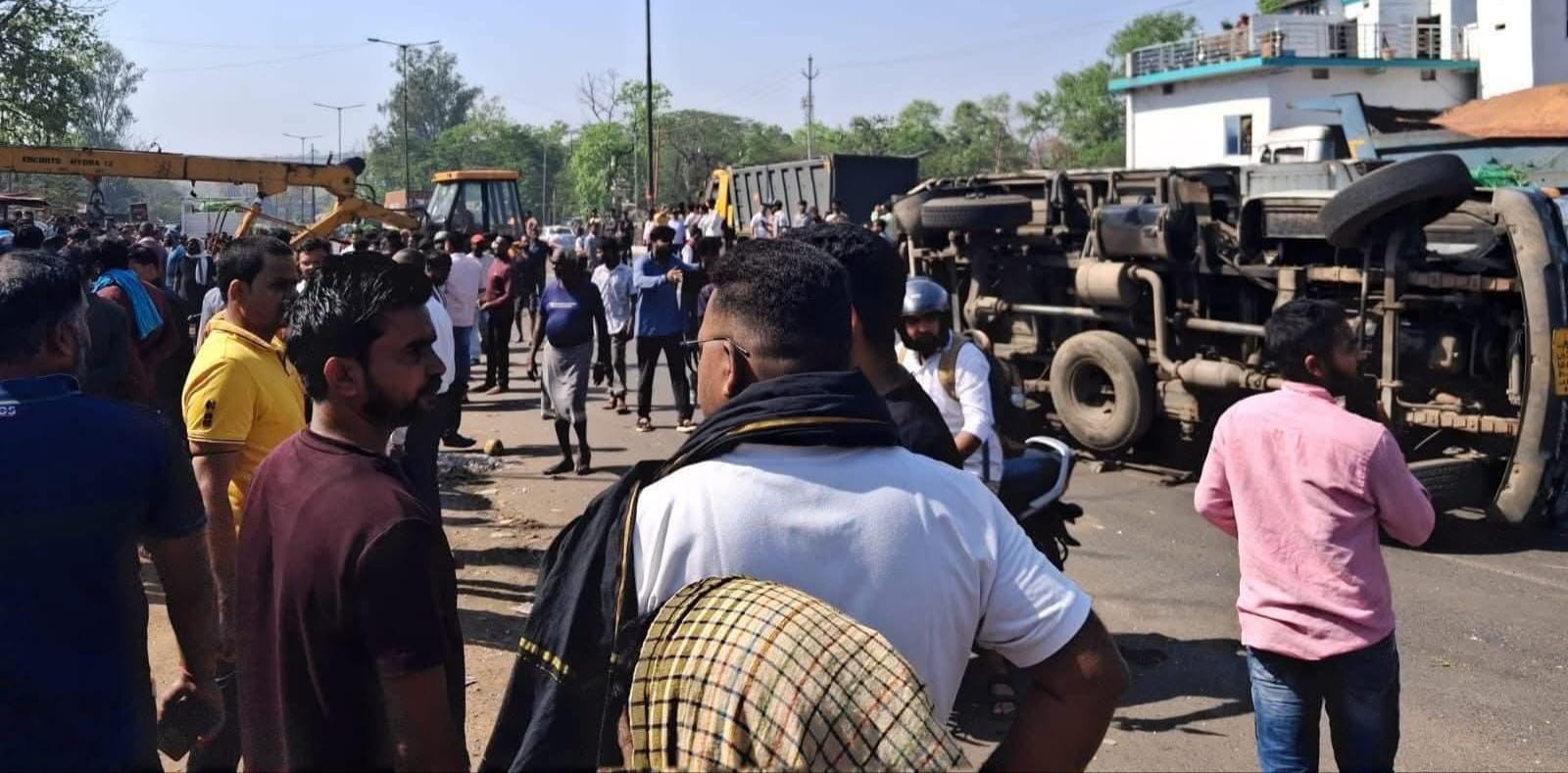 हजारीबाग जिला के चरही थाना क्षेत्र में भीषण सड़क दुर्घटना दो की मौत, दर्जन घायल