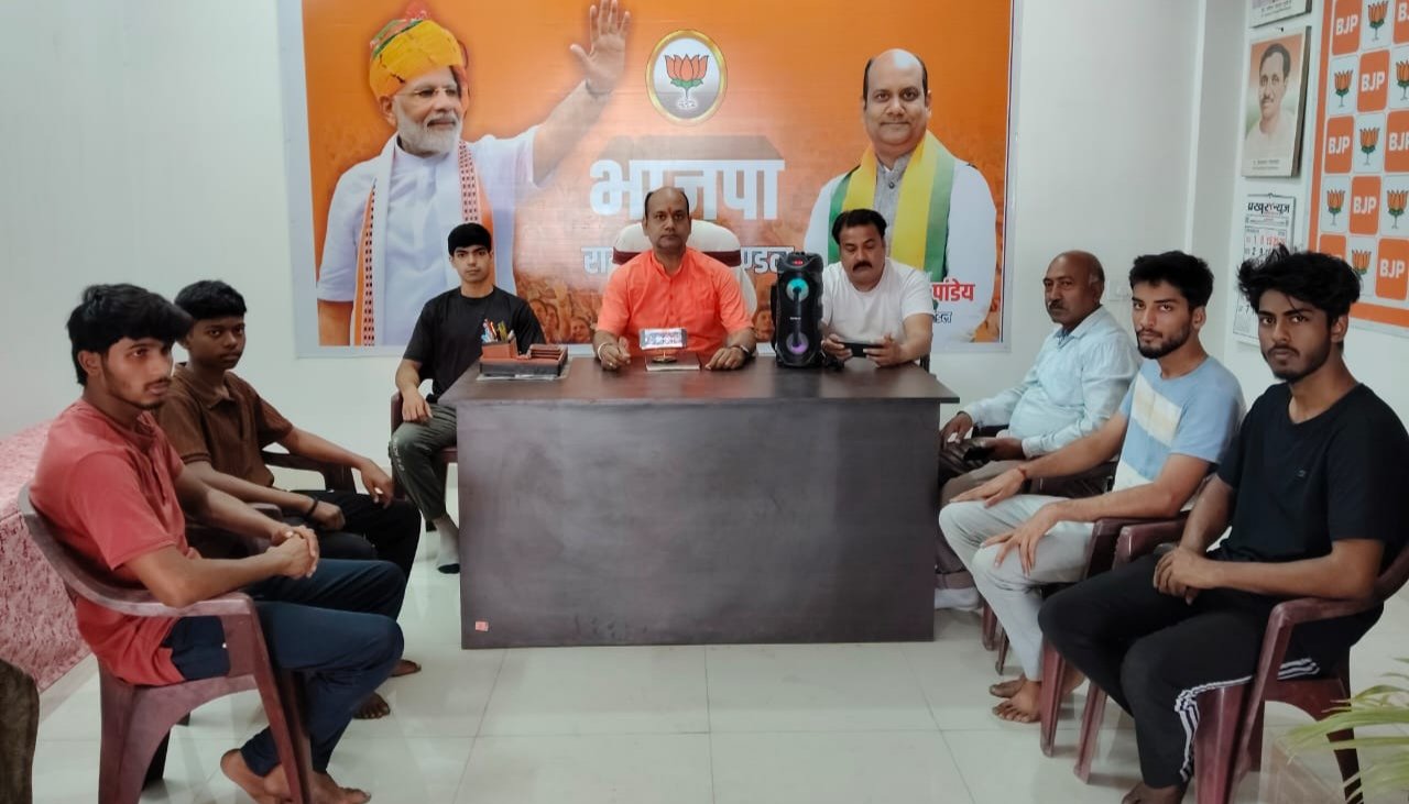 भाजपा कार्यकर्ताओं ने उत्साह के साथ सुना प्रधानमंत्री के 'मन की बात' कार्यक्रम