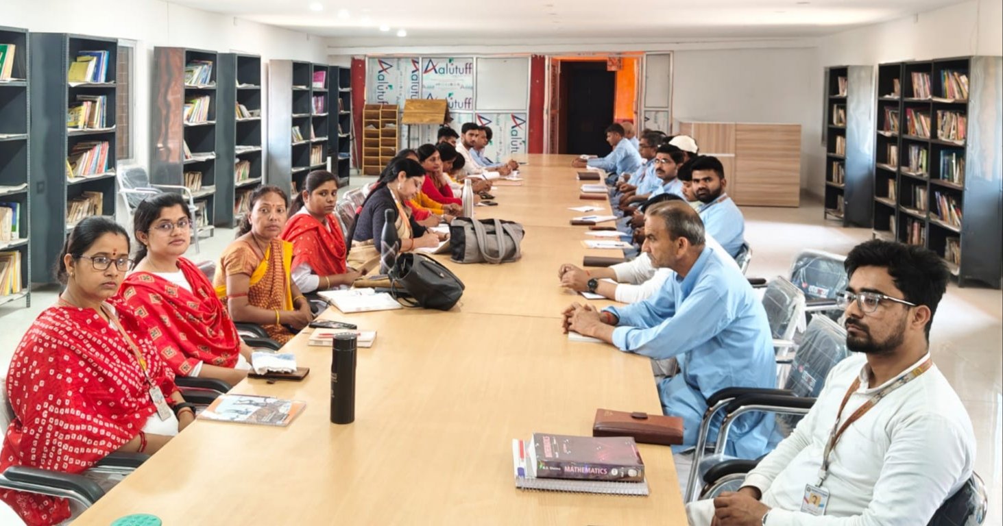 सरस्वती विद्या मंदिर रजरप्पा में त्रिदिवसीय आचार्य कार्यशाला का शुभारंभ