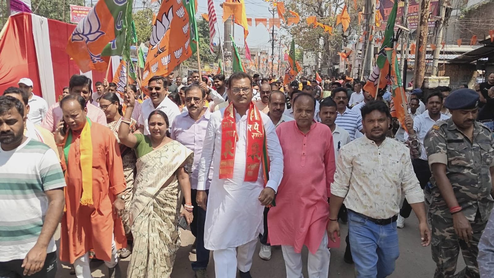 विष्णुगढ़ की मासूम बेटी को न्याय दिलाने के लिए सड़क पर उतरे सांसद,विधायक सहित सैकड़ों कार्यकर्ता