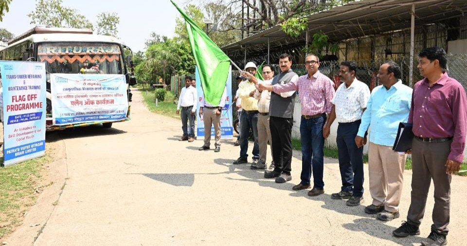 रोजगार की नई राह: पीवीयूएनएल ने 20 युवाओं को कौशल प्रशिक्षण के लिए जमशेदपुर भेजा
