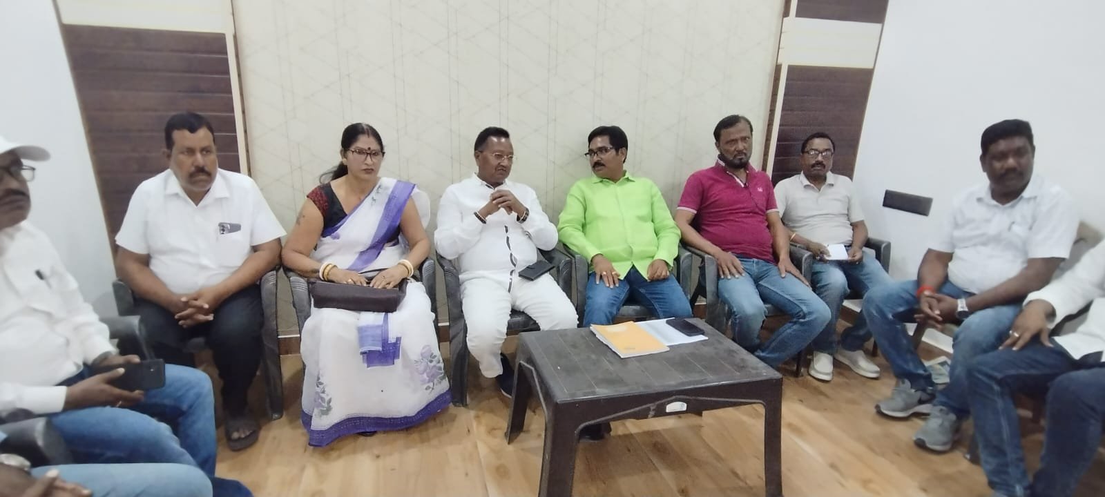 संगठन में मंथन और बदलाव की मांग: झामुमो बैठक में नेतृत्व पर उठे सवाल,कार्रवाई का प्रस्ताव पारित