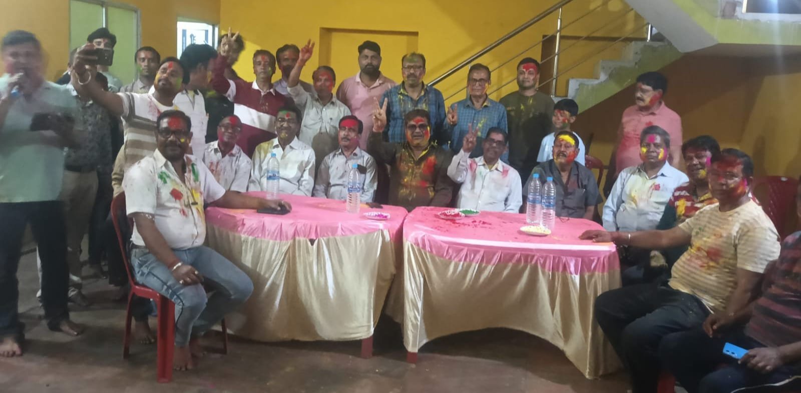 चित्रांश महापरिवार गोला के द्वारा होली मिलन समारोह का किया गया आयोजन