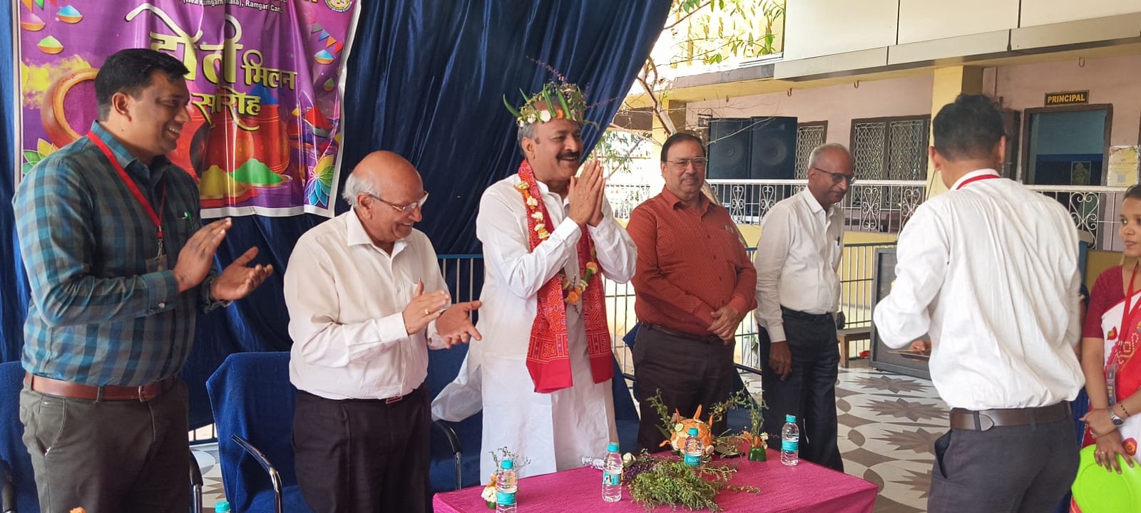 श्री कृष्ण विद्या मंदिर में होली मिलन समारोह आयोजित