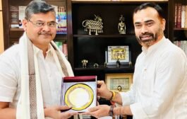 बोकारो एयरपोर्ट और इन्डस्ट्रियल कॉरिडोर को ले मुख्य सचिव से मिले कुमार अमित