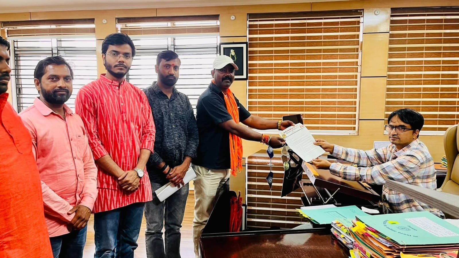 श्री श्री रामनवमी महासमिति रामगढ़ ने उपायुक्त को सौंपा ज्ञापन