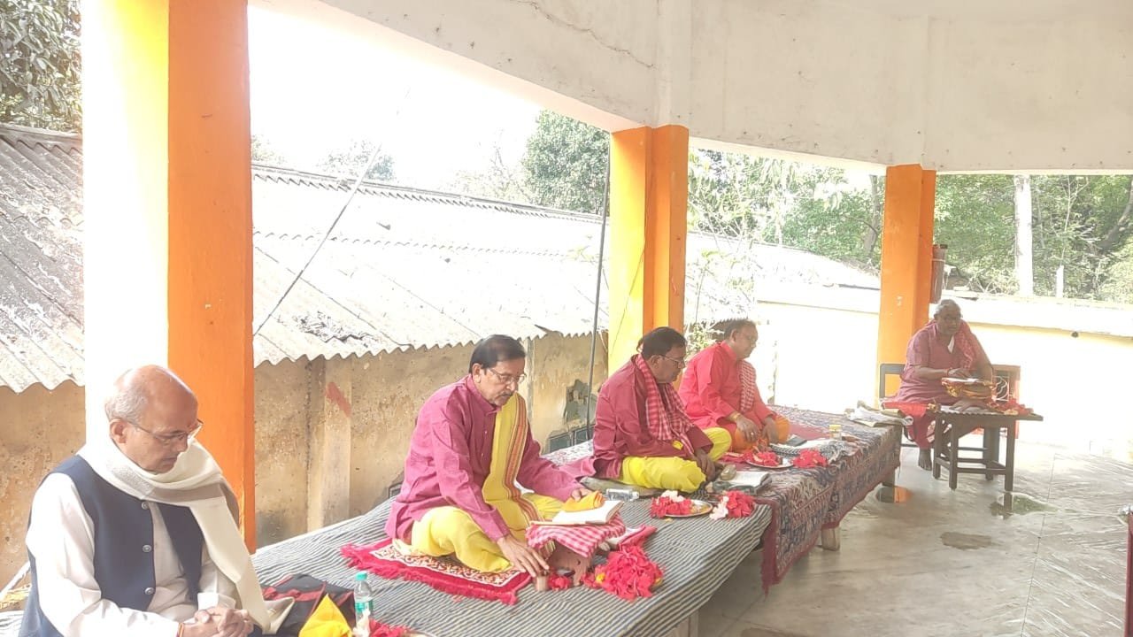 माता विध्नेश्वरी देवी मंदिर में 17वां वार्षिक उत्सव, श्रद्धालुओं के बीच बांटा गया प्रसाद