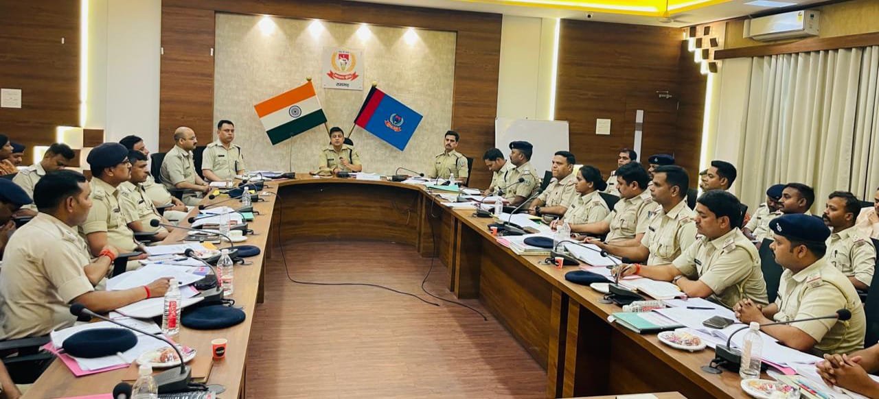 रामगढ़ में अपराध नियंत्रण को लेकर पुलिस की सख्ती,एसपी ने अपराध गोष्ठी में दिए निर्देश