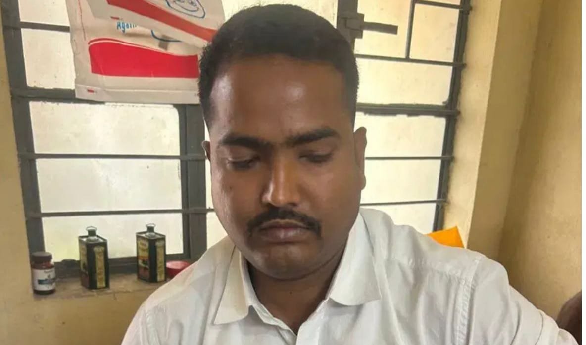 एसीबी की बड़ी कार्रवाई: चंदवारा थाना के सब इंस्पेक्टर पवन कुमार 15 हजार रिश्वत लेते गिरफ्तार