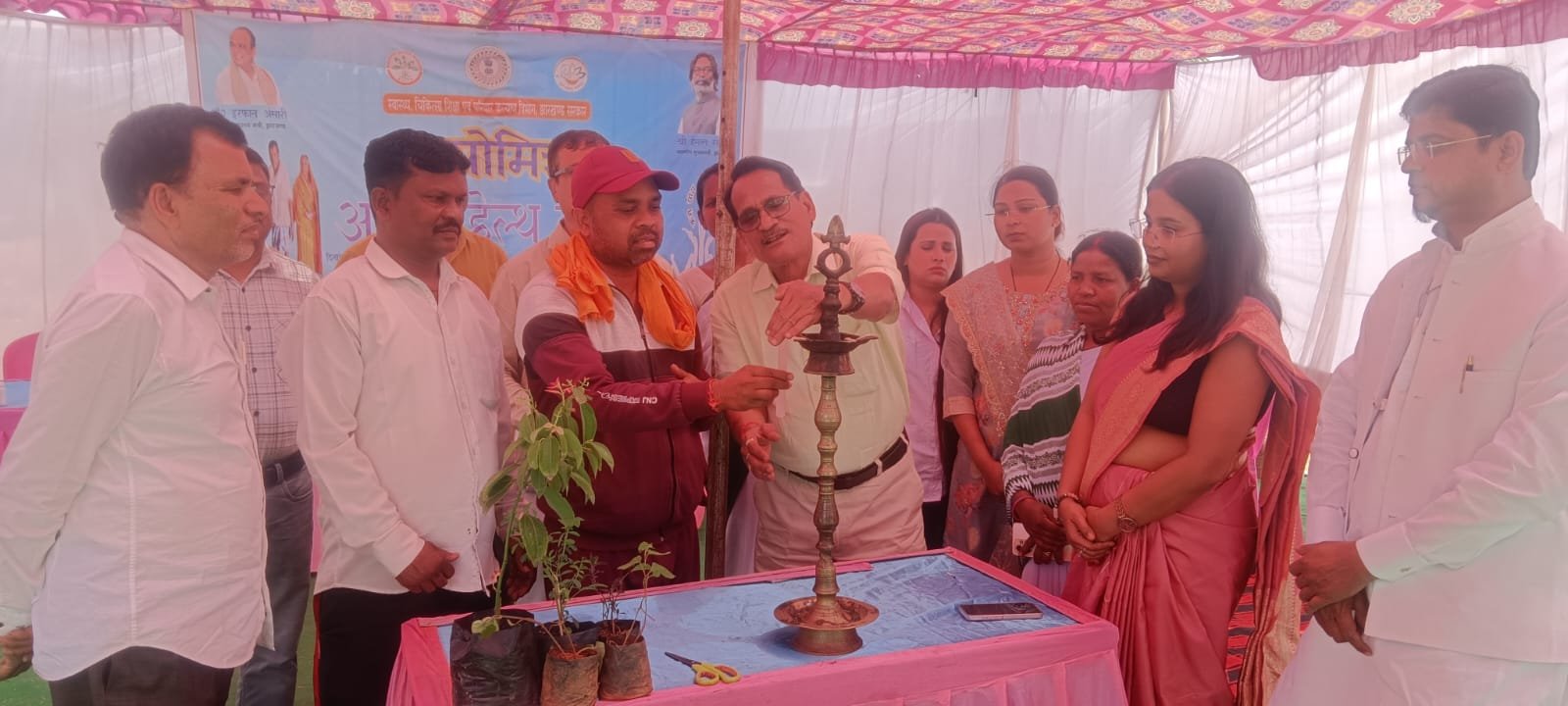 राष्ट्रीय आयुष मिशन के तहत पतरातू में आयुष हेल्थ कैंप का हुआ आयोजन