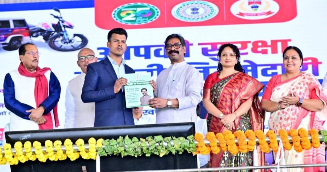 मुख्यमंत्री ने झारखंड पुलिस को 1,485 आधुनिक वाहन सौंपे, अत्याधुनिक 12 नए थानों का किया ऑनलाइन शिलान्यास