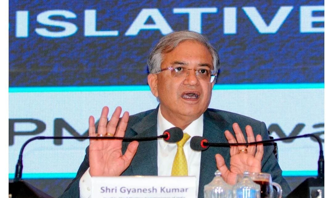 आचार संहिता लागू होते ही पश्चिम बंगाल में चुनाव आयोग के ताबड़तोड़ एक्शन