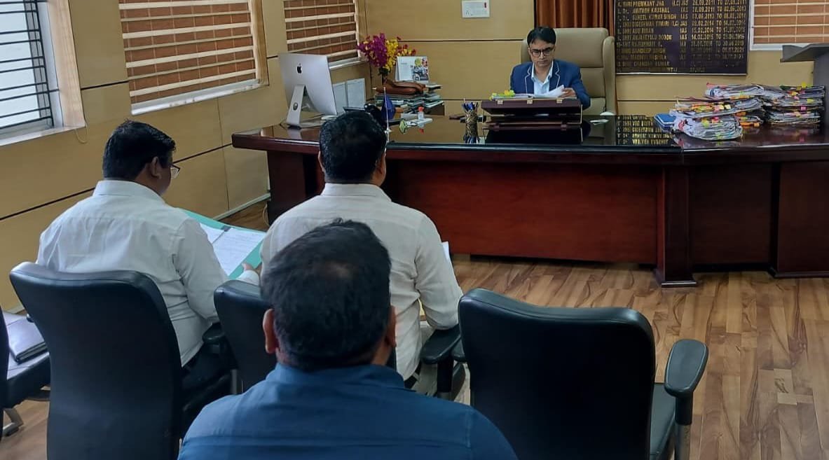 श्रम नियोजन प्रशिक्षण एवं कौशल विकास विभाग द्वारा किए जा रहे कार्यों की उपायुक्त ने की समीक्षा