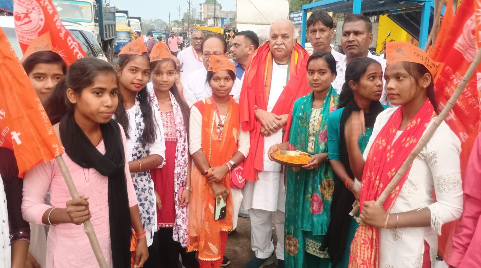 अंतरराष्ट्रीय हिंदू परिषद के राष्ट्रीय अध्यक्ष डाॅ प्रविण तोगड़िया का गोला में स्वागत