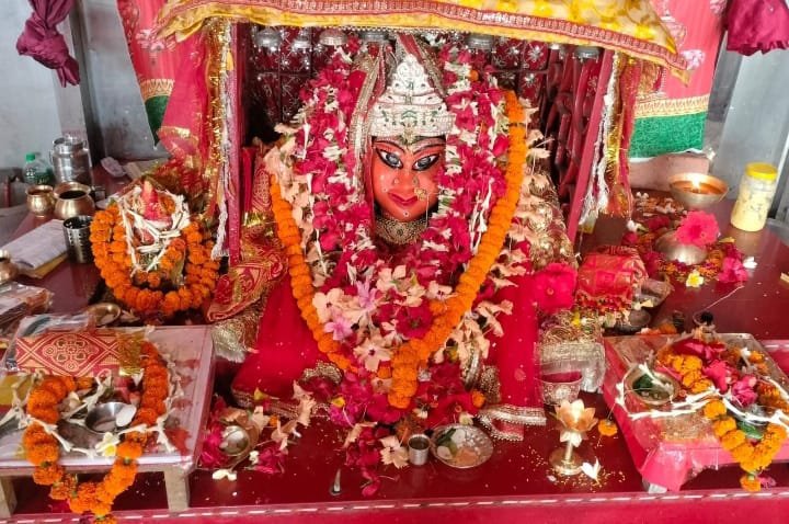 वासंतिक नवरात्र के तीसरे दिन मां चंद्रघंटा की हुई पूजा अर्चना