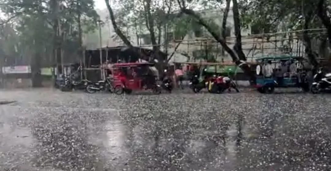 रामगढ़,धनबाद,गिरिडीह में बारिश के साथ ओलावृष्टि