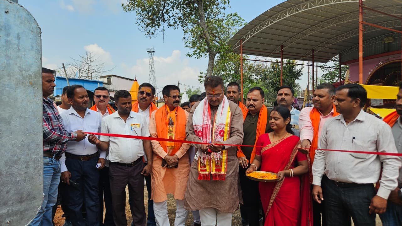 ओएनजीसी बोकारो की पहल से विष्णुगढ़ में हाई मास्क लाइट