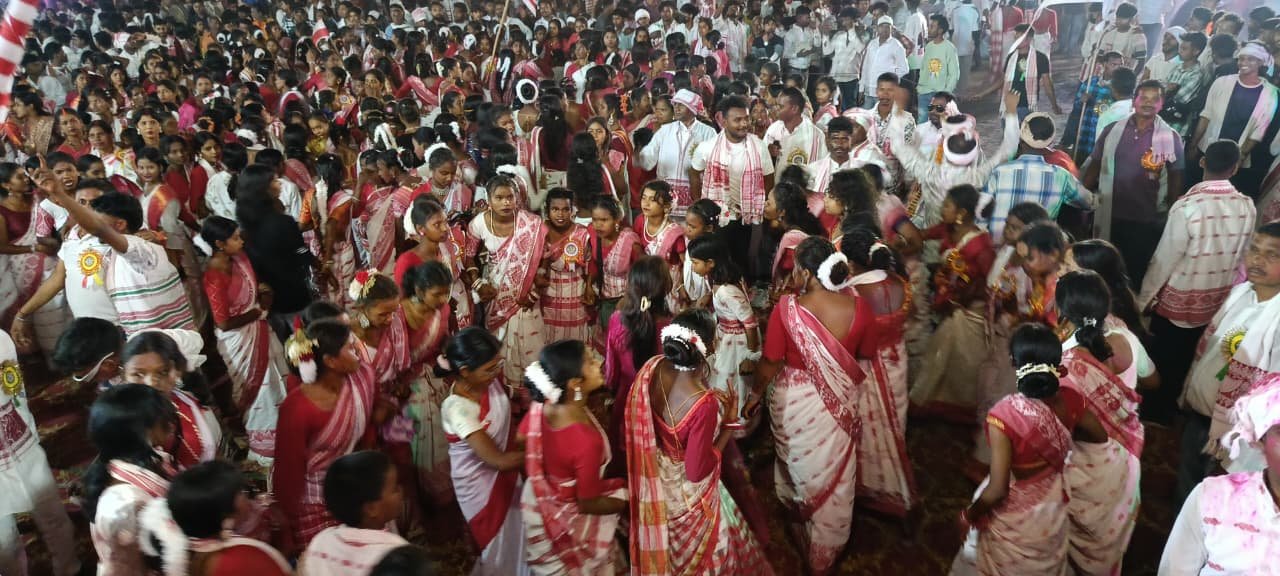 भुरकुंडा में निकला सरहुल का भव्य जुलूस