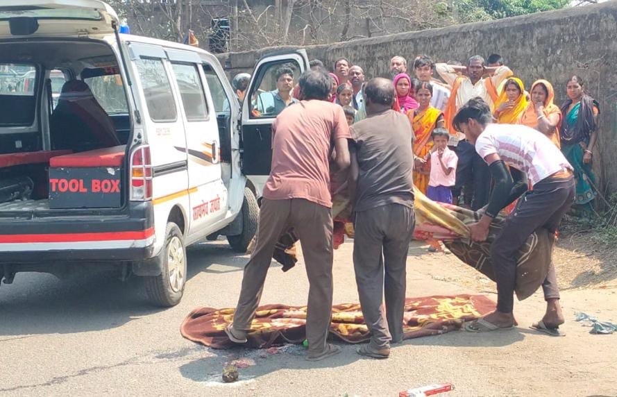 तेज रफ्तार हाईवा की टक्कर से मजदूर की दर्दनाक मौत,