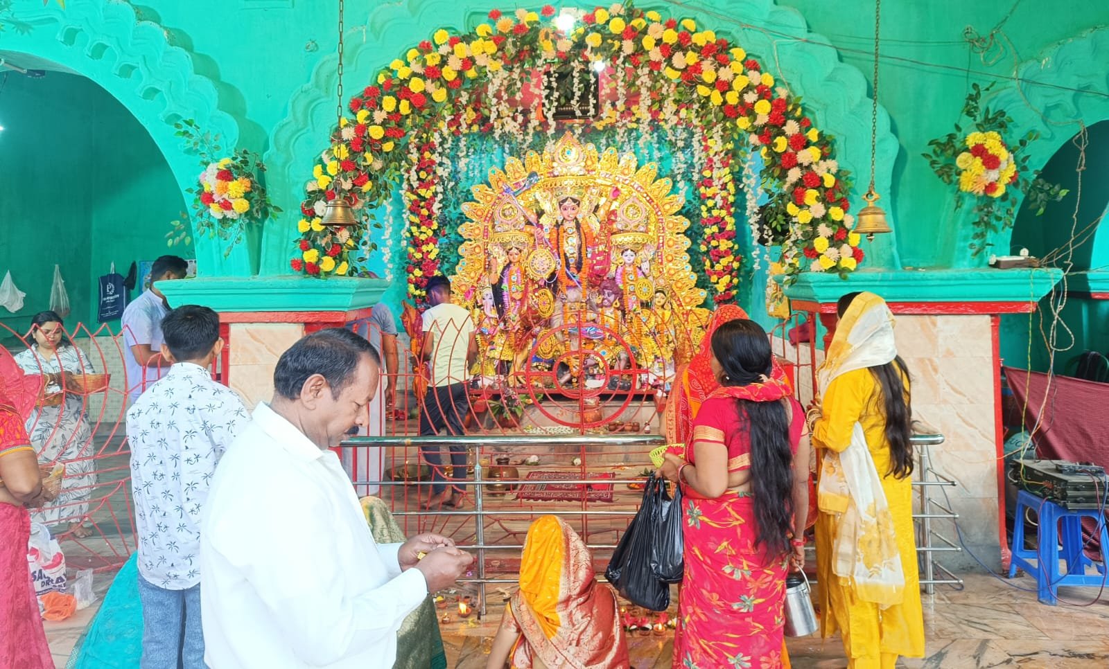 चैती नवरात्रा के आठवें दिन मां महागौरी की हुई पूजा अर्चना
