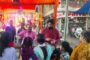 फूलों की बारिश से गूंजा भाईचारा: बरकाकाना के रामनवमी जुलूस में दुर्गी में मुस्लिम समुदाय का स्वागत