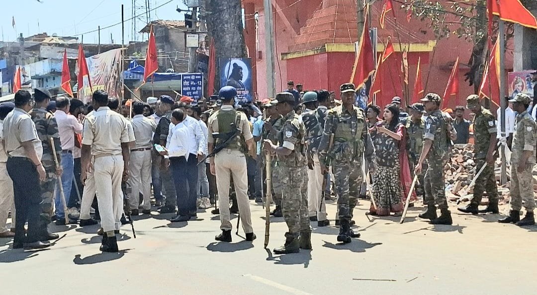 मुरहू में दो समुदायों में जमकर पत्थरबाजी, स्थिति नियंत्रण में