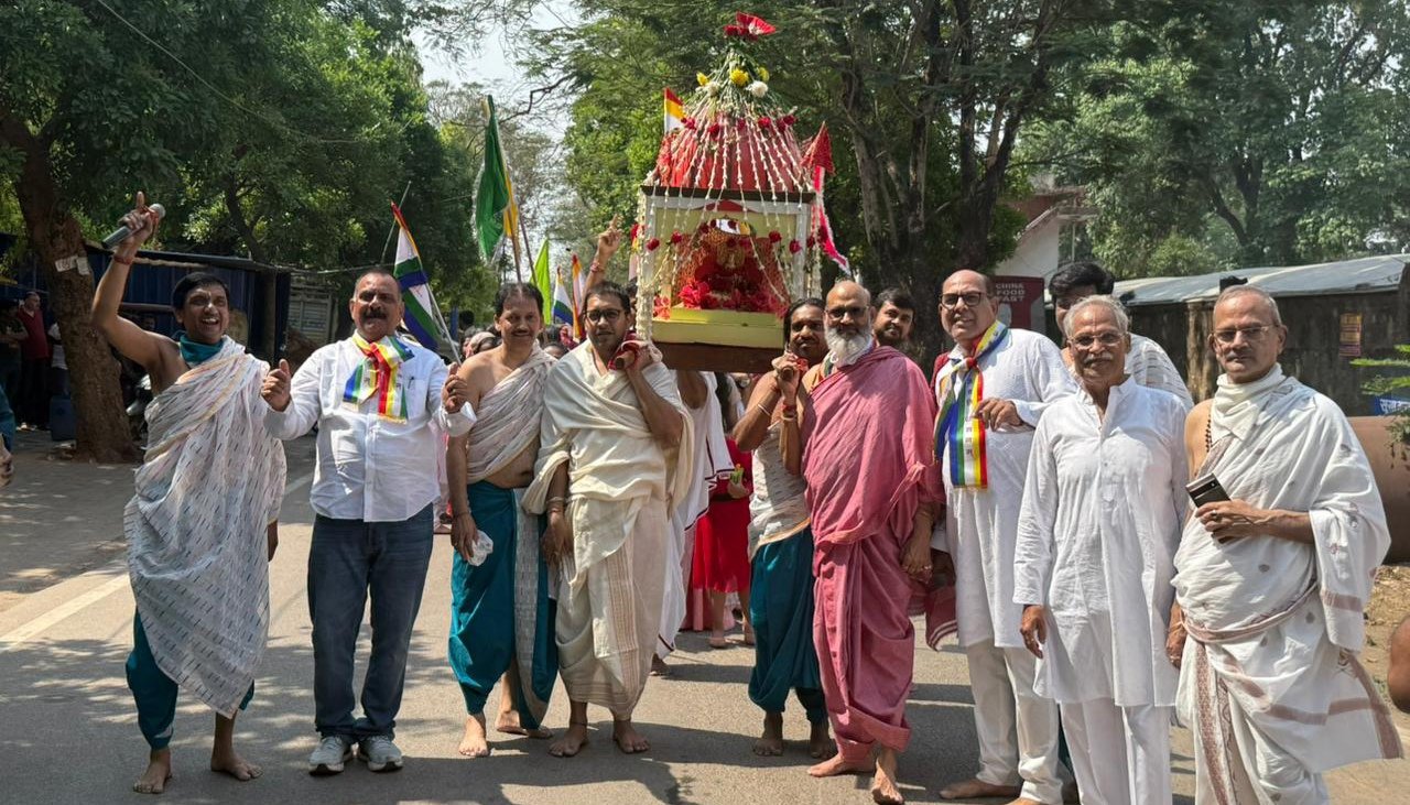 महावीर जयंती पर डोरंडा में निकली भव्य शोभायात्रा, गूंजे अहिंसा के संदेश
