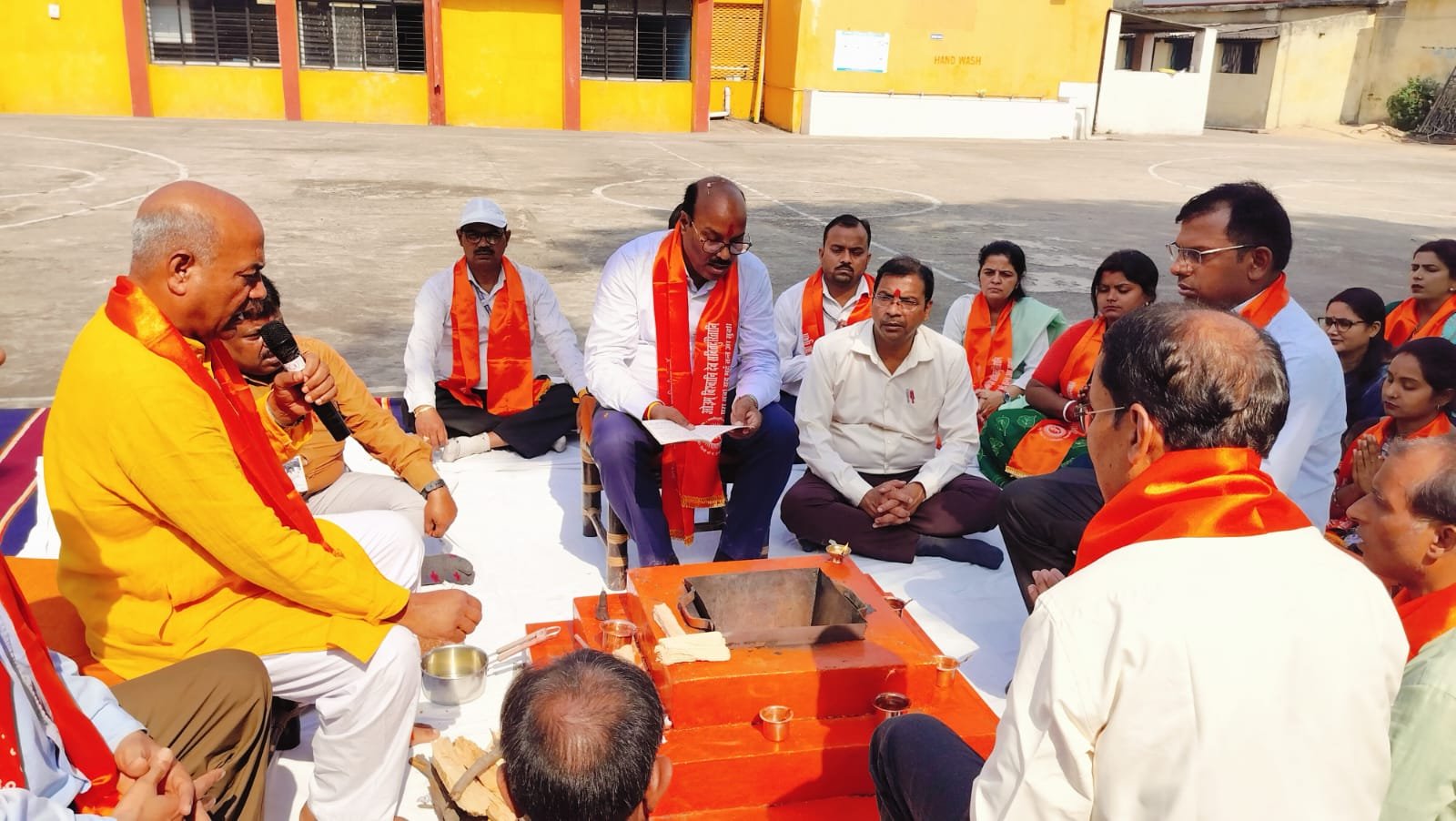 डीएवी पब्लिक स्कूल रजरप्पा में नवनियुक्त प्राचार्य ने हवन के साथ नए सत्र का किया शुभारंभ