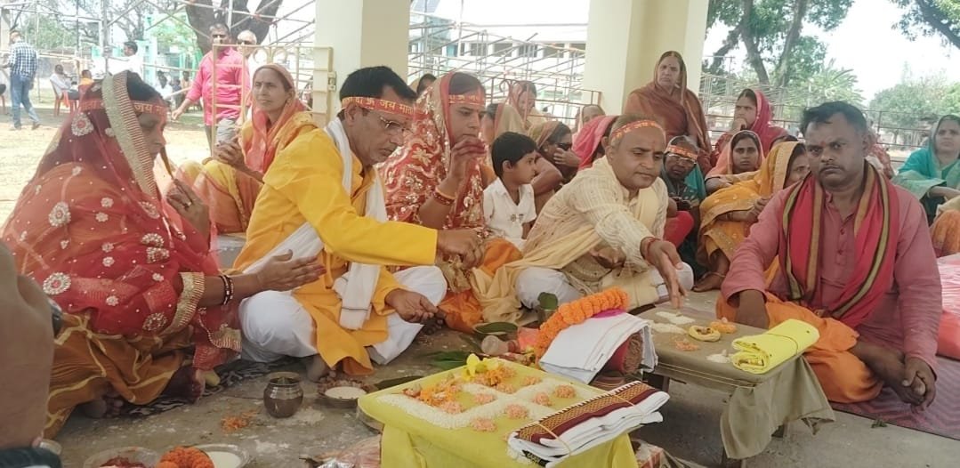 श्री राधा-कृष्ण प्राण प्रतिष्ठा को लेकर उकरिद गांव में निकाली गई भव्य ध्वज यात्रा