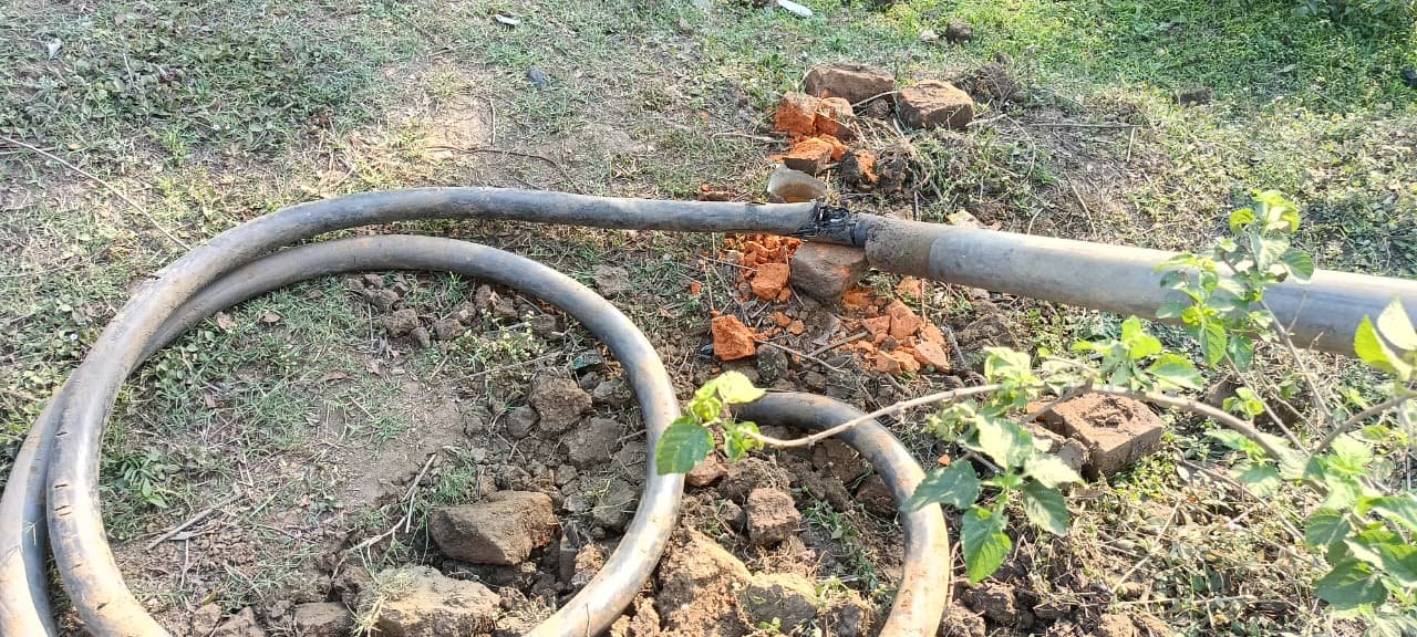 भदानीनगर के ग्लास फैक्ट्री में चोरों ने बीएसएनएल के बिजली केबल काटने का किया प्रयास