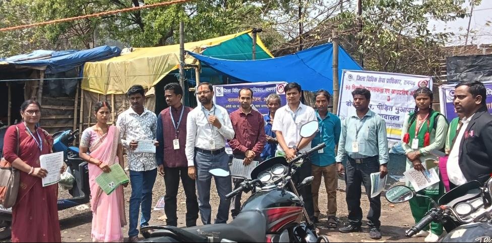 हर घर तक न्याय की पहल: गोला बाजार में विधिक जागरूकता शिविर