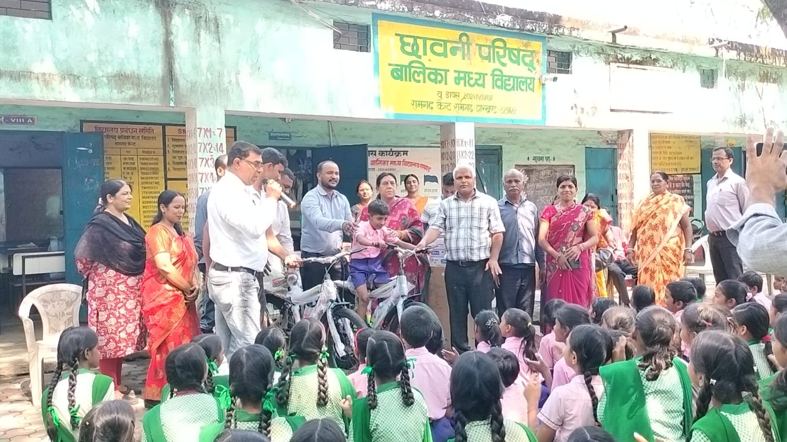 राज्य स्तरीय FLN चैम्पियनशिप में विजेता छात्रों को विद्यालय में किया गया स्वागत