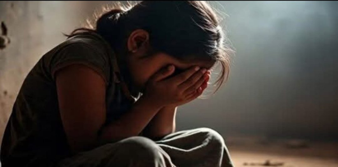 चतरा के अनुसूचित जाति आवासीय बालिका विद्यालय की एक 13 वर्षीय छात्रा 7 माह की गर्भवती