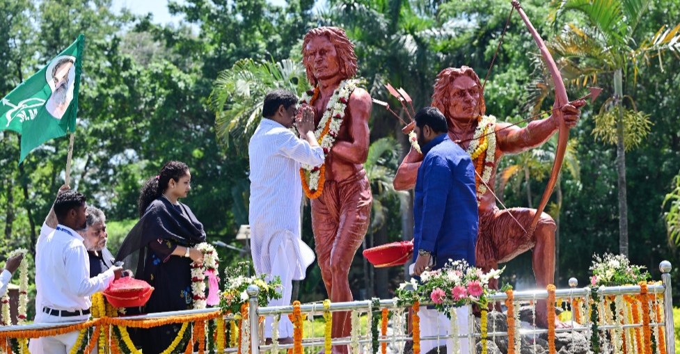 मुख्यमंत्री हेमन्त सोरेन ने वीर शहीद सिदो-कान्हू को दी श्रद्धांजलि