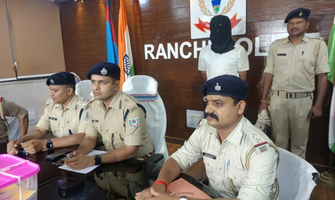 फर्जी सेना अधिकारी गिरफ्तार,भर्ती के नाम पर 70 लाख रुपये का गबन