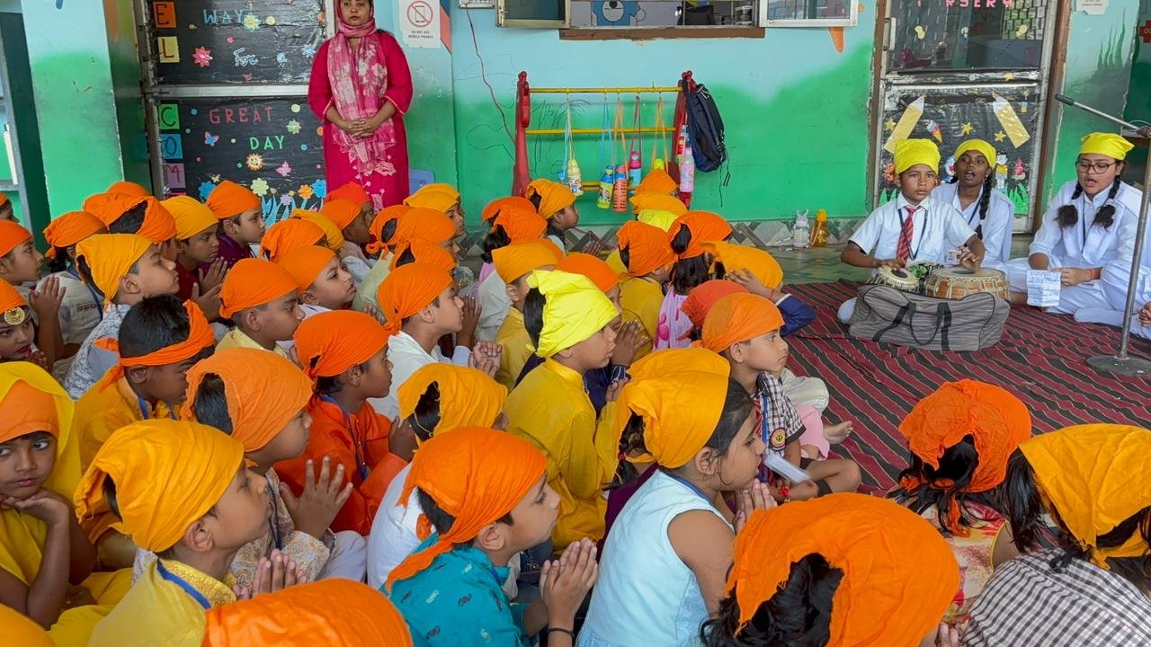 श्री गुरु नानक पब्लिक स्कूल में नन्हे विद्यार्थियों ने हर्षोल्लास से मनाया वैसाखी का त्यौहार