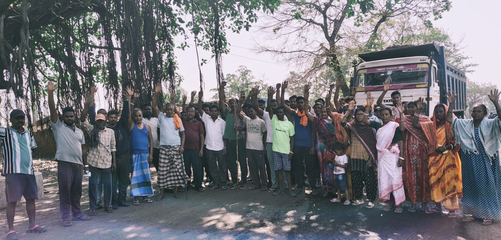 वेंकटेश स्पंज आयरन फैक्ट्री के प्रदूषण के खिलाफ ग्रामीण