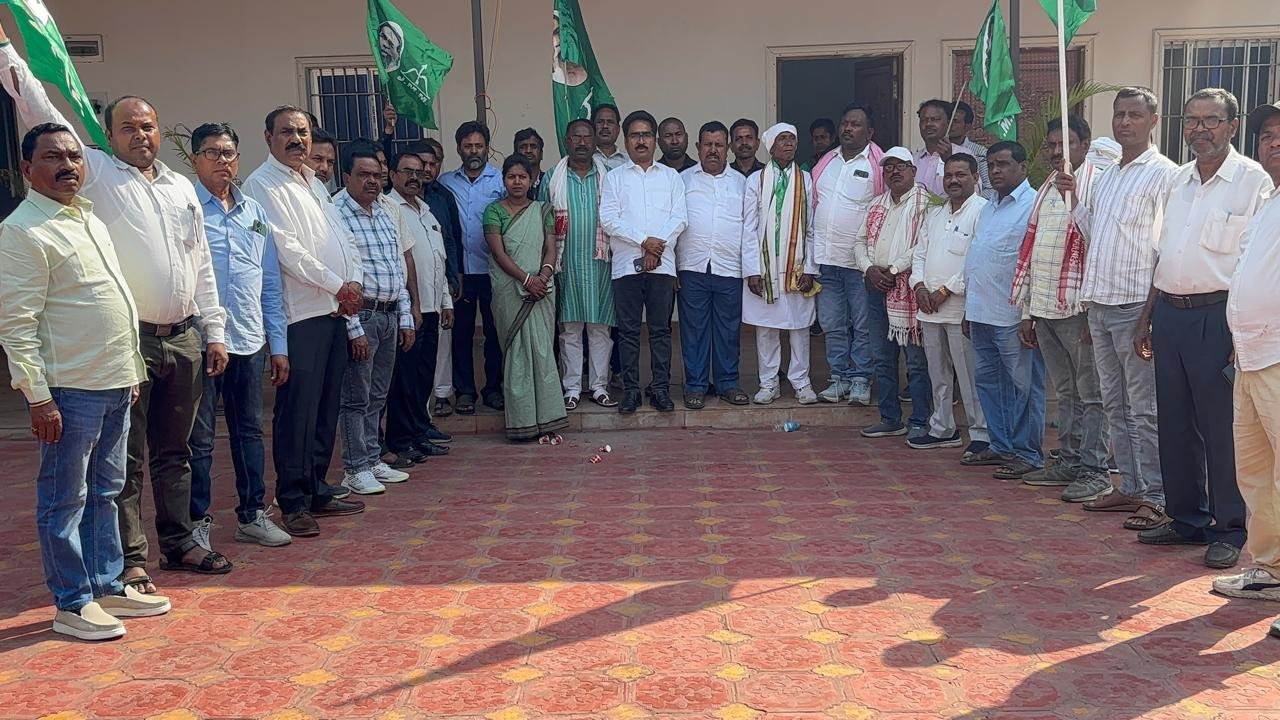 झारखंड मुक्ति मोर्चा रामगढ़ जिला समिति की बैठक संपन्न,कई मुद्दों पर चर्चा