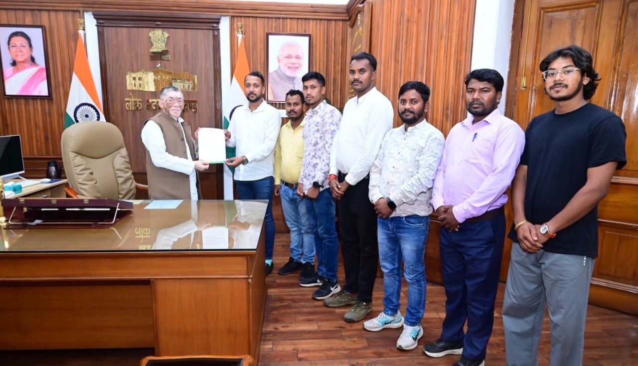 रामगढ़ में होमगार्ड बहाली नहीं होने पर राज्यपाल से मिले राजीव जायसवाल