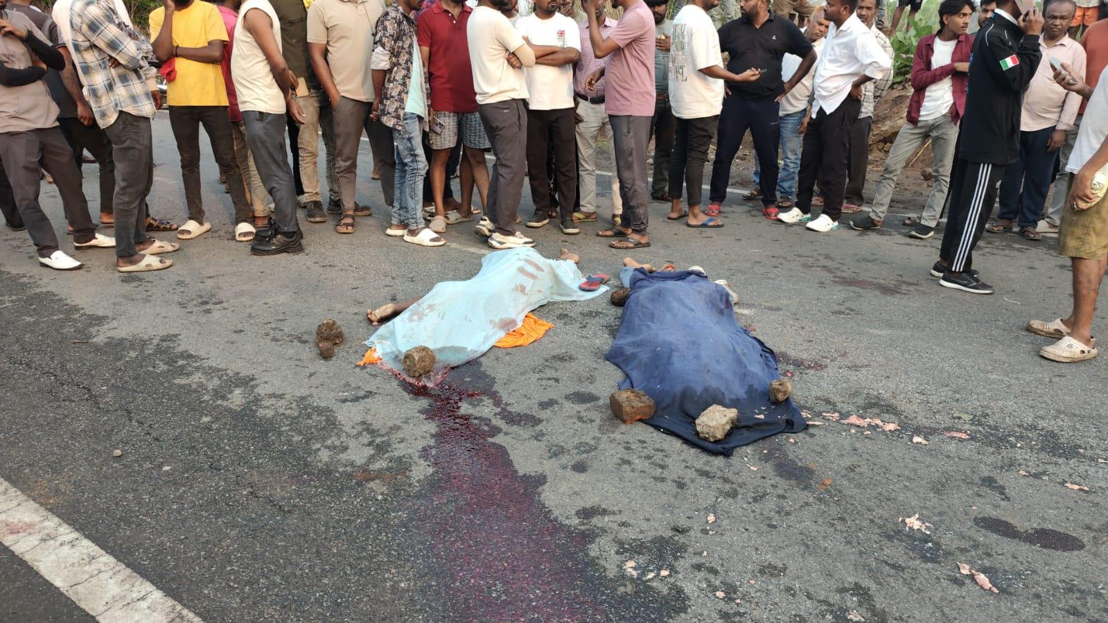 अरगड्डा-बिन्झार रोड पर भीषण हादसा:दो युवकों की मौत,एक गंभीर